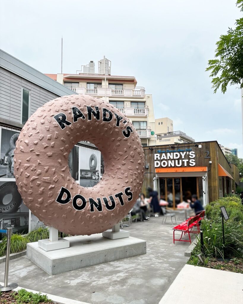 RANDY'S DONUTS ランディーズドーナツの外観