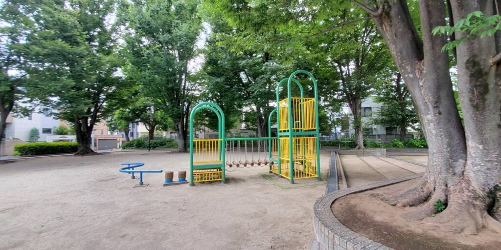 下高井戸あおぞら公園複合遊具