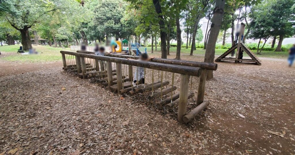 蘆花恒春園フィールドアスレチック広場