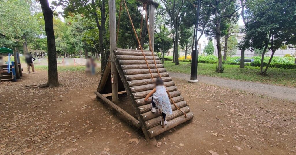 蘆花恒春園フィールドアスレチック広場