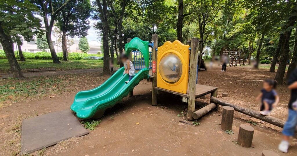 蘆花恒春園フィールドアスレチック広場