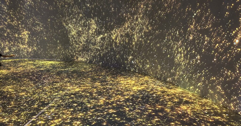 新宿御苑インフォメーションセンター4kシアター