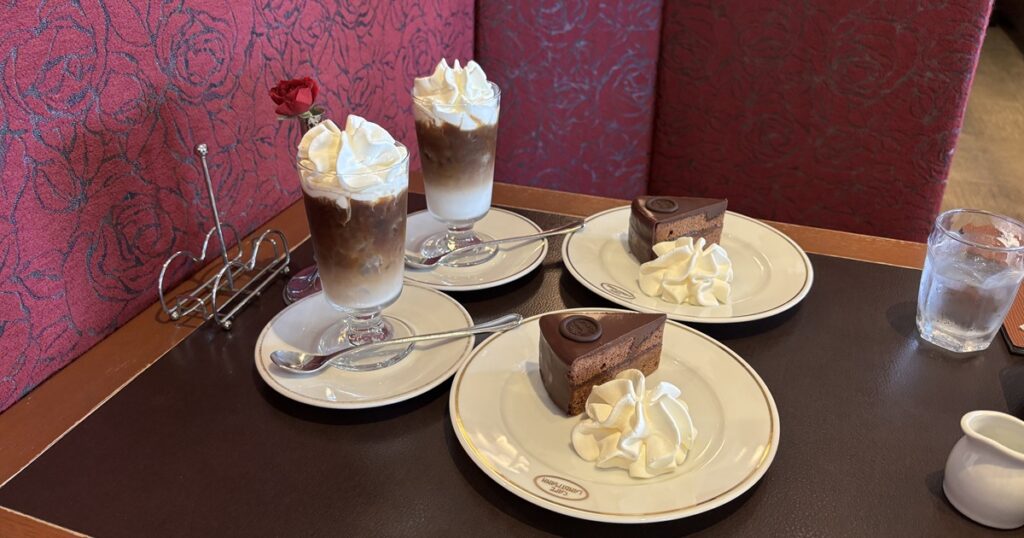 カフェラントマンのザッハトルテ